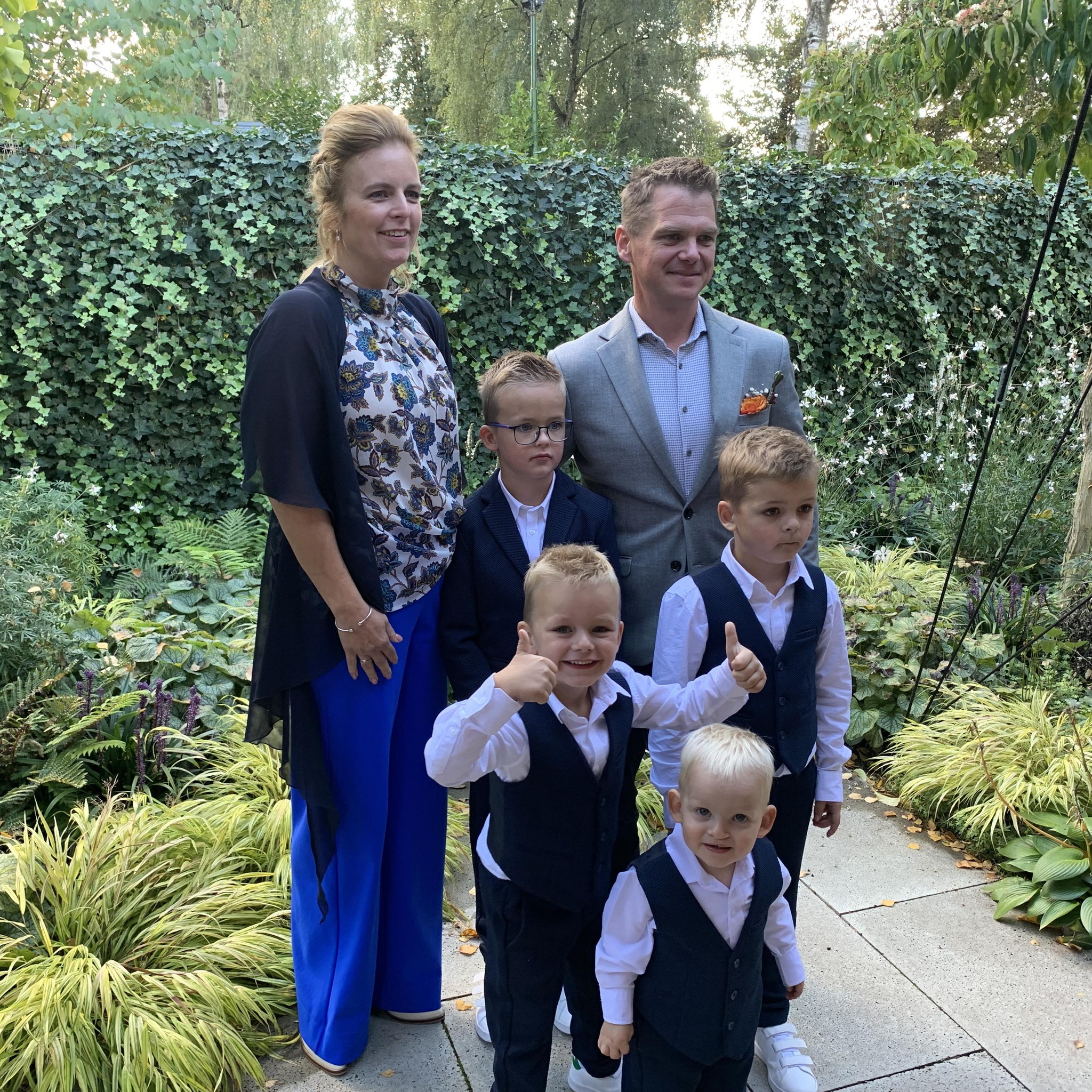 Klik voor foto in apart venster 2022-09_rolf-sandra_en_kinderen.jpg