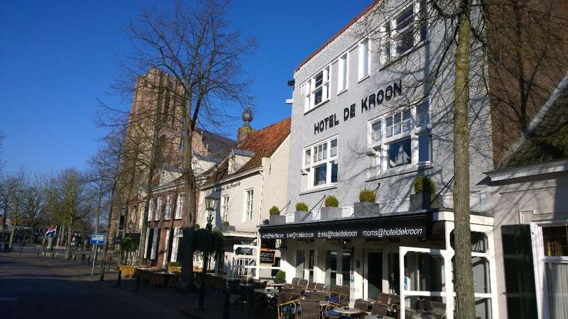 Klik voor foto in apart venster hotel_de_kroon.jpg